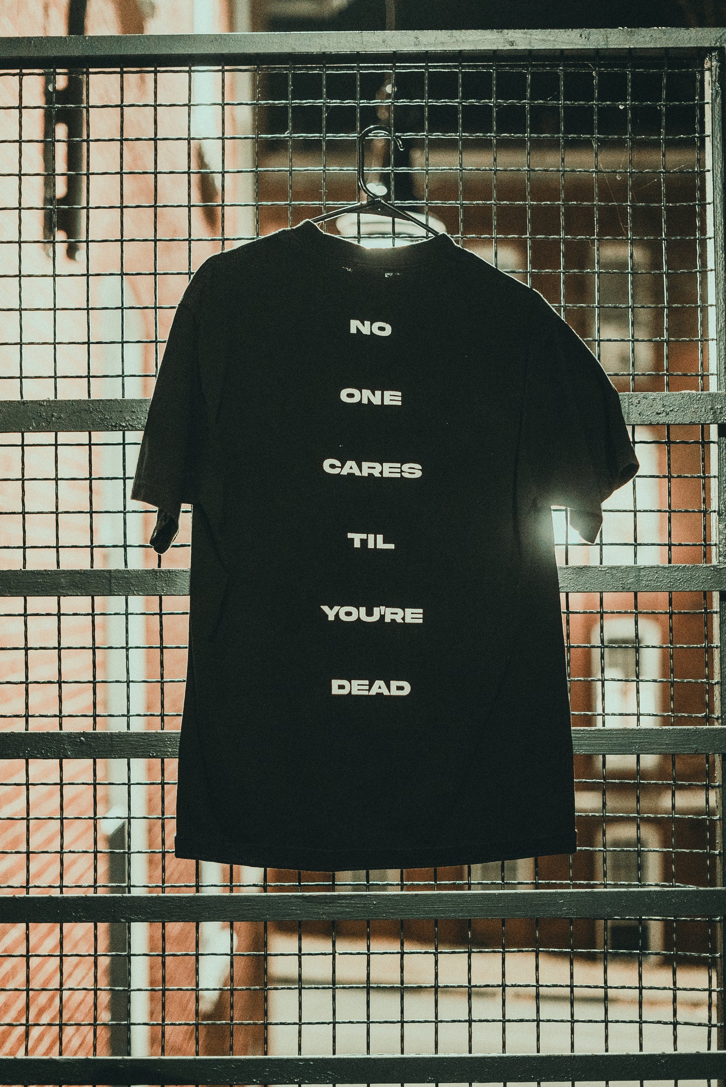 BOLD LOGO TEE