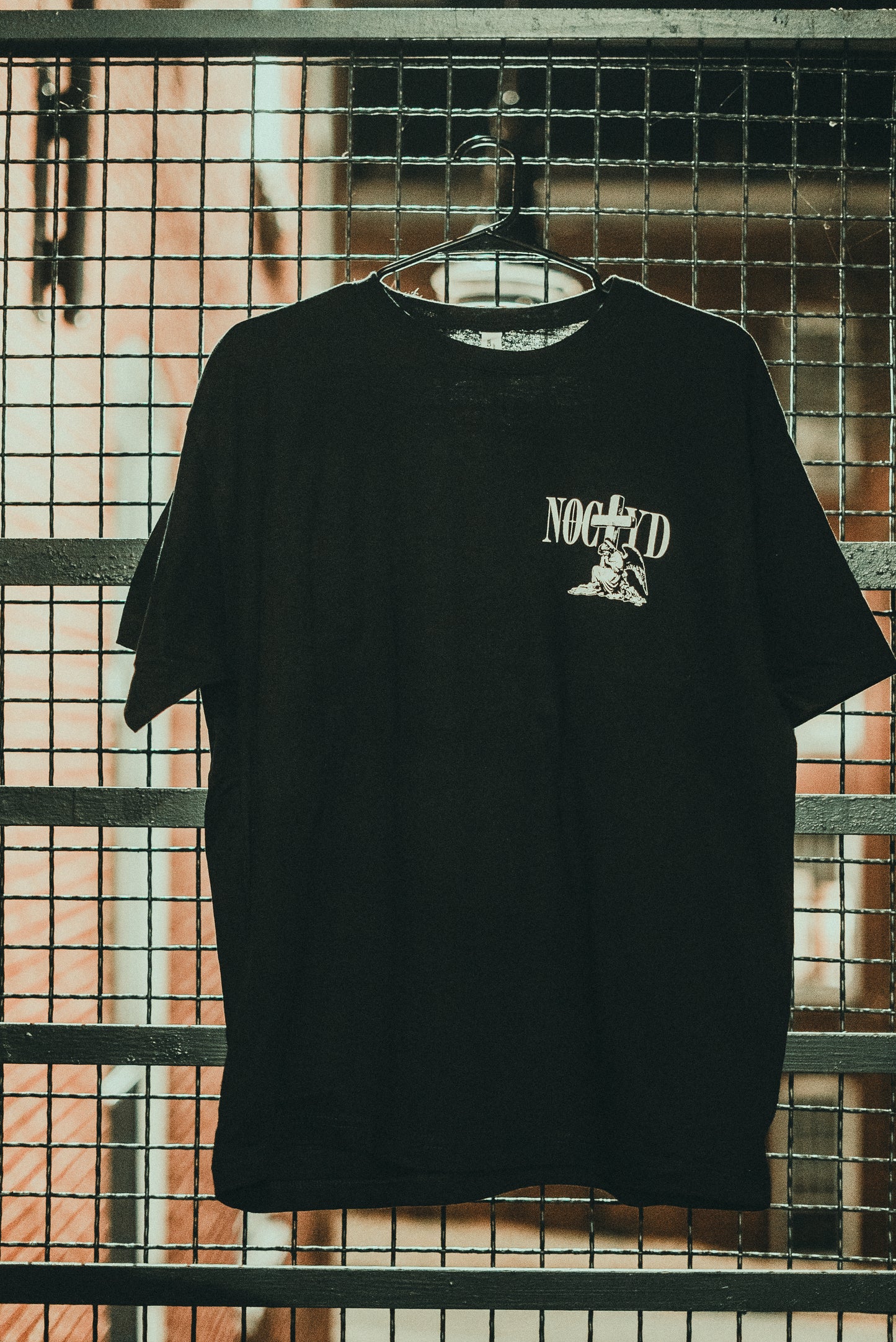 NOCTYD CROSS TEE