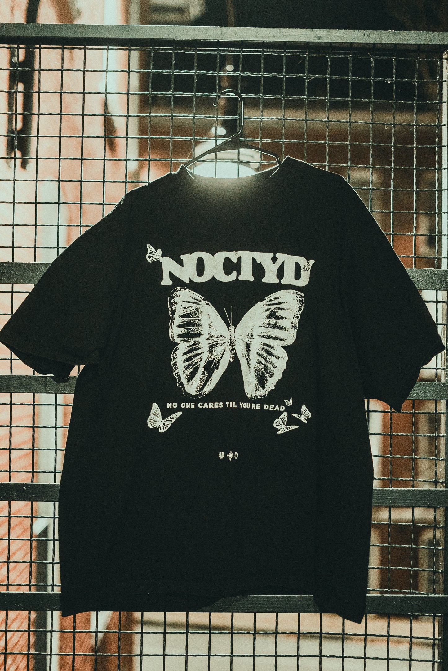 BUTTERFLY TEE